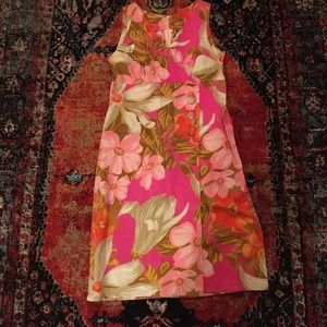 Vintage 60s floral v neck dress with button detail